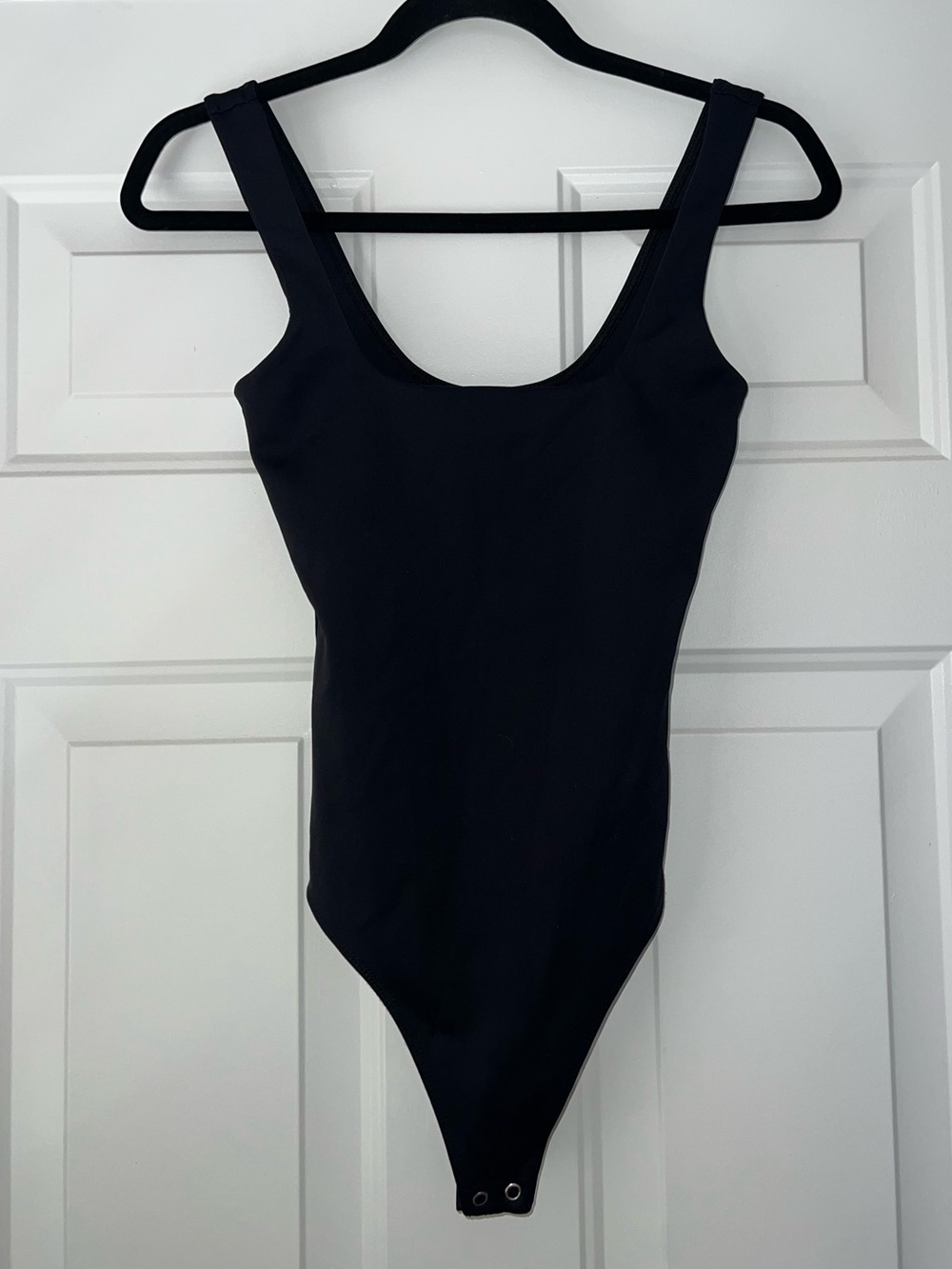 Good American Black Scoop Neck Bodysuit